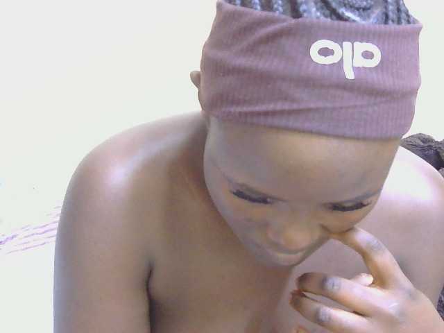 Riccara live cam on BongaCams