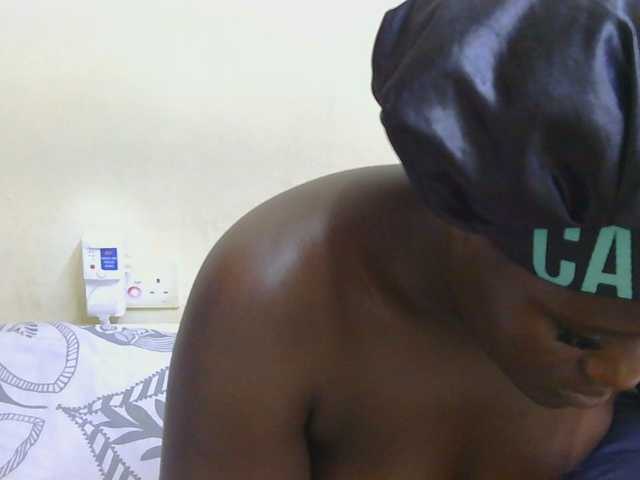 Riccara live cam on BongaCams