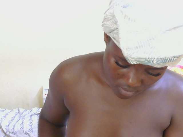 Riccara live cam on BongaCams