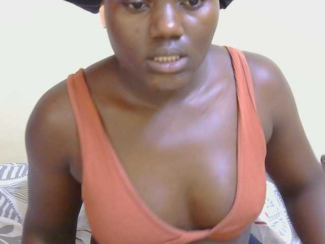 Riccara live cam on BongaCams