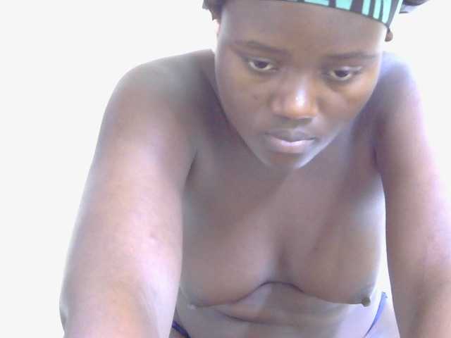 Riccara live cam on BongaCams