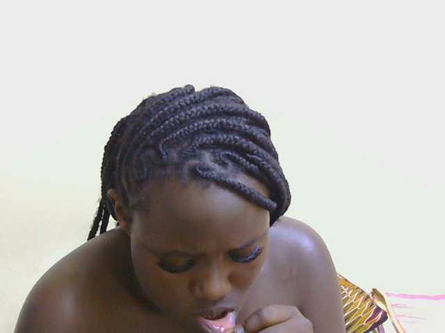 Riccara live cam on BongaCams