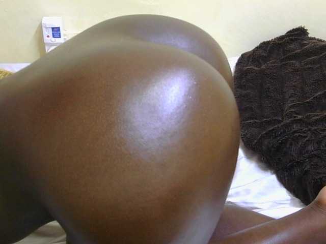 Riccara live cam on BongaCams