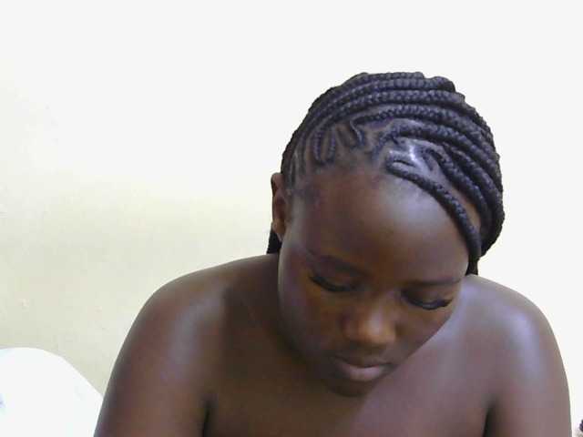 Riccara live cam on BongaCams
