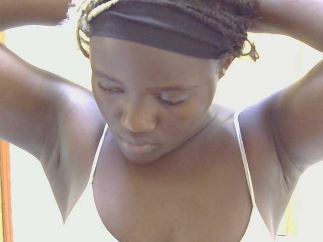 Riccara live cam on BongaCams