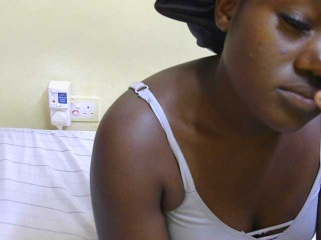 Riccara live cam on BongaCams