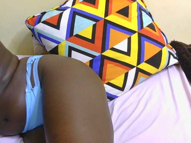Riccara live cam on BongaCams