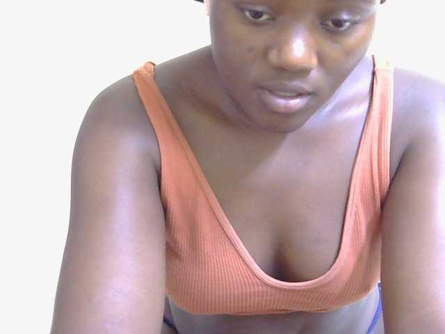 Riccara live cam on BongaCams