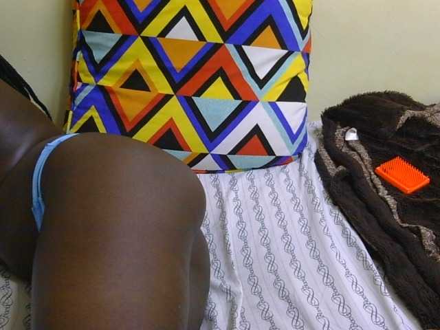 Riccara live cam on BongaCams