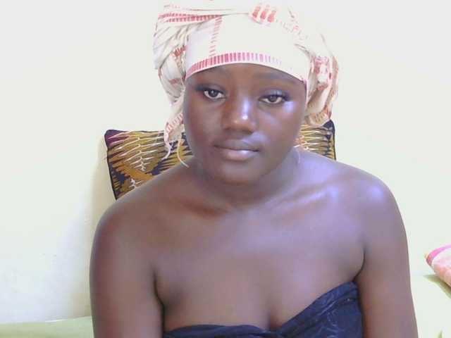 Riccara live cam on BongaCams