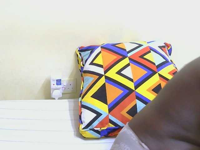Riccara live cam on BongaCams