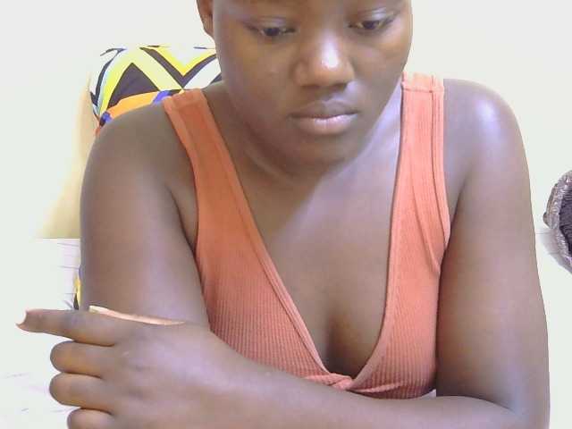 Riccara live cam on BongaCams