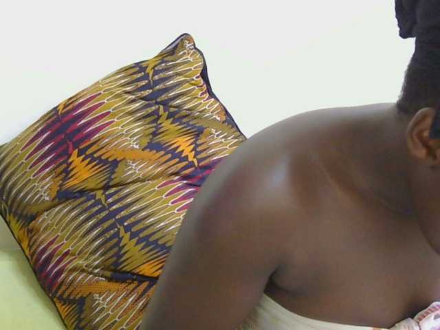 Riccara live cam on BongaCams