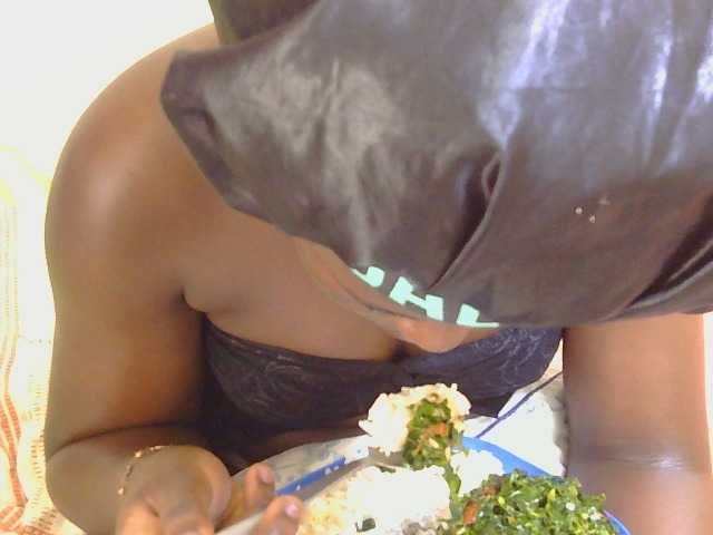 Riccara live cam on BongaCams