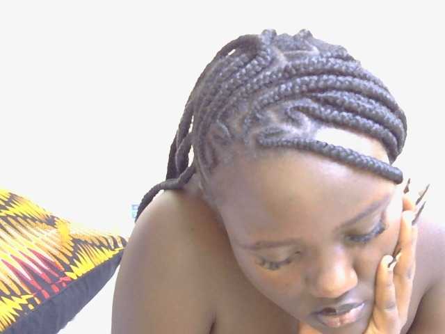 Riccara live cam on BongaCams
