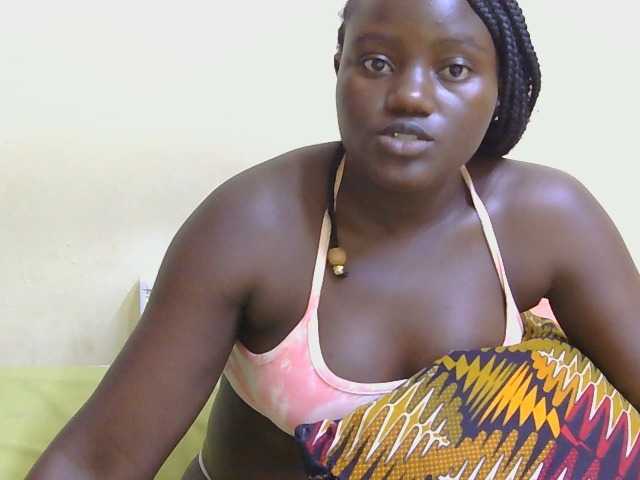 Riccara live cam on BongaCams