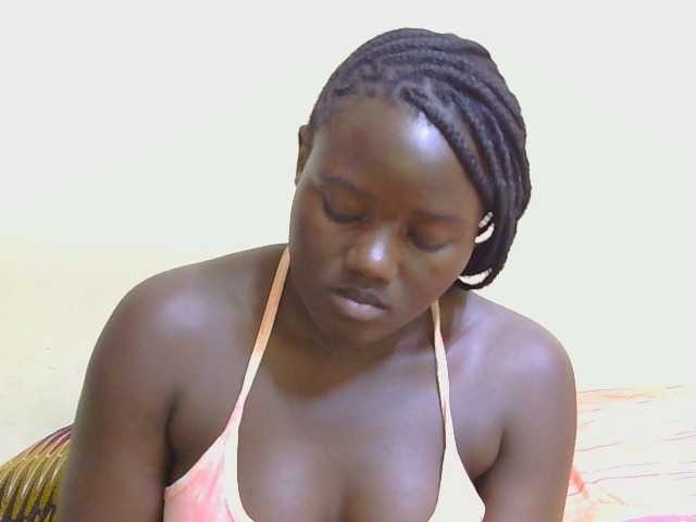 Riccara live cam on BongaCams