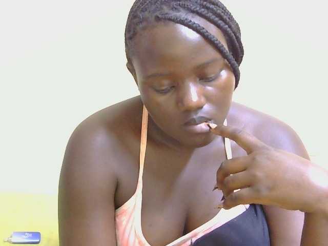 Riccara live cam on BongaCams