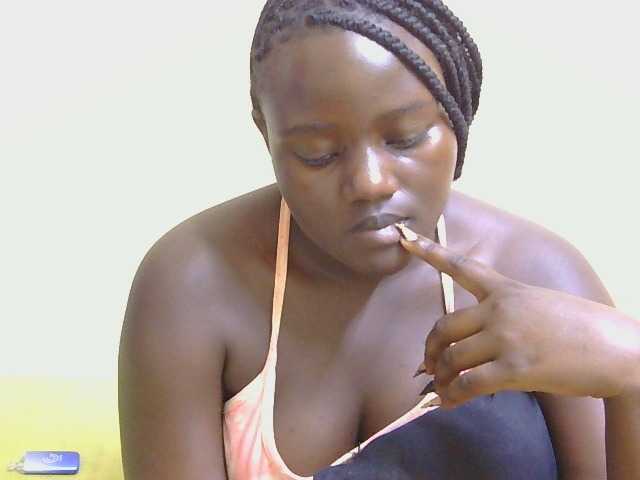 Riccara live cam on BongaCams