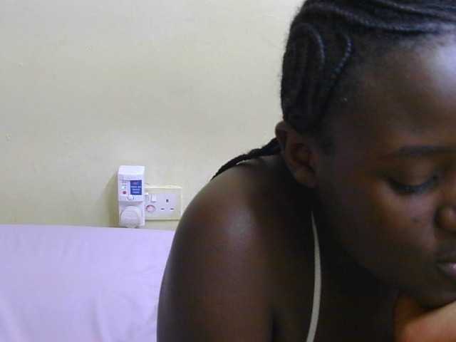 Riccara live cam on BongaCams