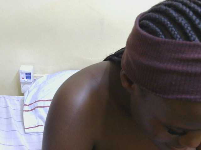 Riccara live cam on BongaCams