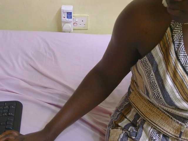 Riccara live cam on BongaCams