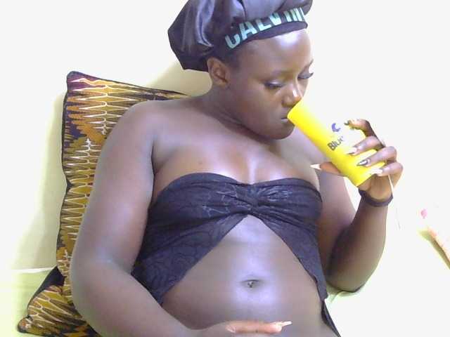 Riccara live cam on BongaCams