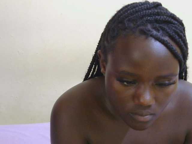 Riccara live cam on BongaCams