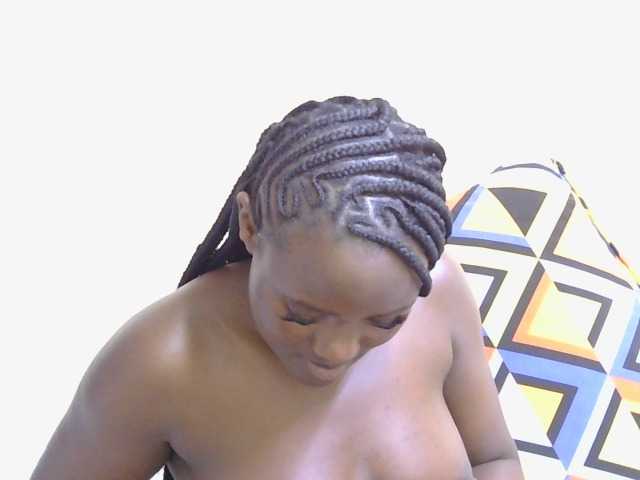 Riccara live cam on BongaCams