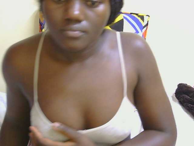 Riccara live cam on BongaCams