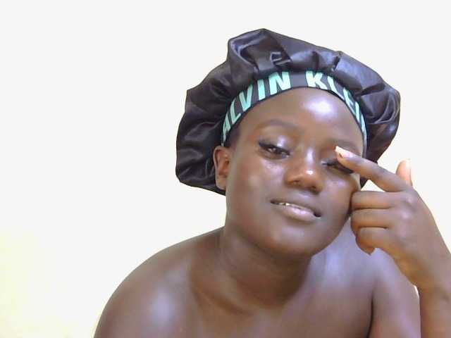 Riccara live cam on BongaCams