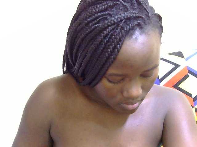 Riccara live cam on BongaCams