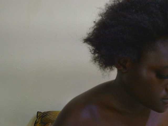 Riccara live cam on BongaCams