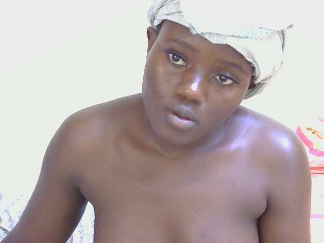 Riccara live cam on BongaCams