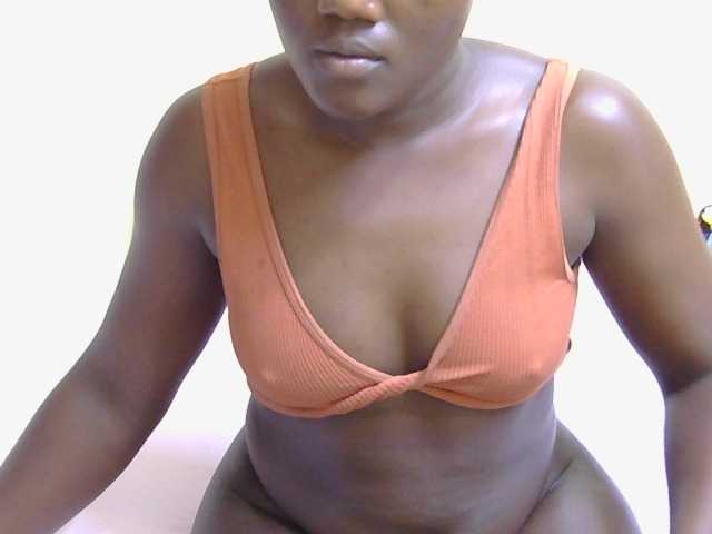 Riccara live cam on BongaCams