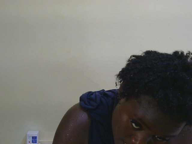 Riccara live cam on BongaCams