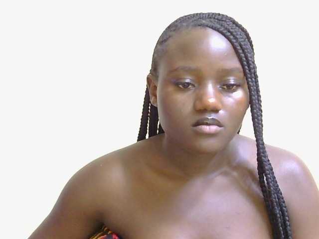 Riccara live cam on BongaCams