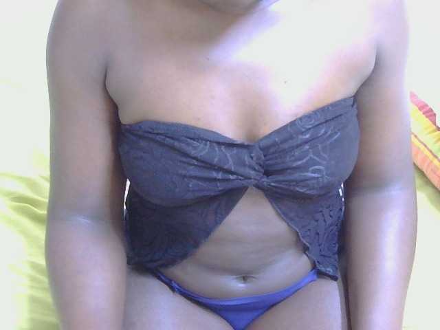 Riccara live cam on BongaCams