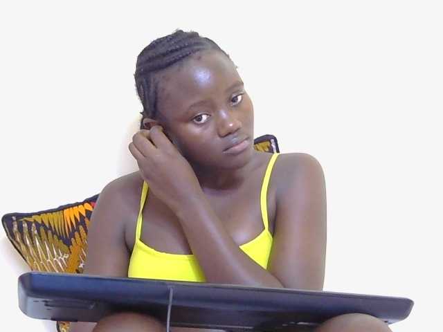 Riccara's BongaCams show and profile