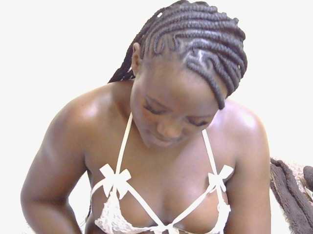 Riccara live cam on BongaCams