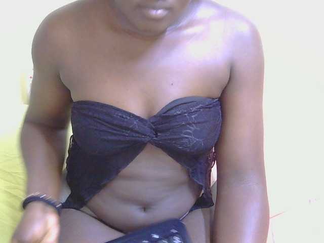 Riccara live cam on BongaCams