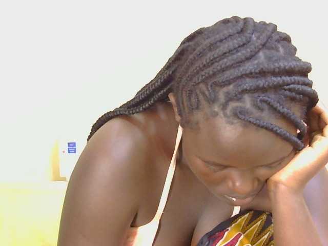 Riccara live cam on BongaCams