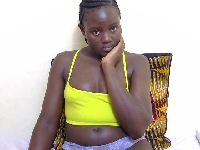 Riccara's BongaCams show and profile