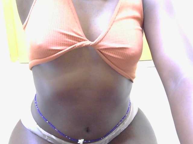 Riccara live cam on BongaCams