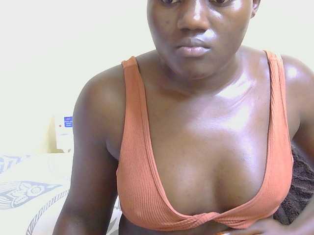 Riccara live cam on BongaCams