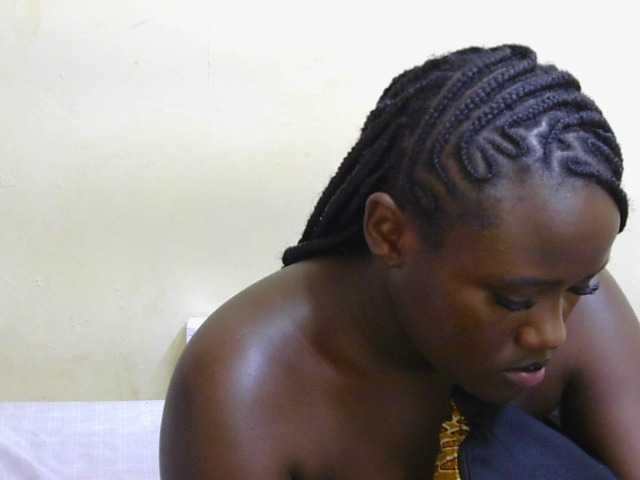 Riccara live cam on BongaCams