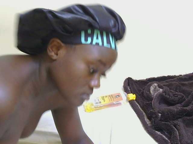 Riccara live cam on BongaCams