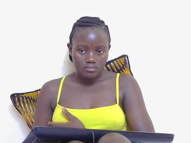 Riccara's BongaCams show and profile