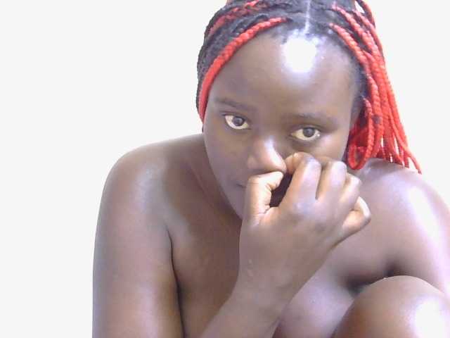 Riccara live cam on BongaCams