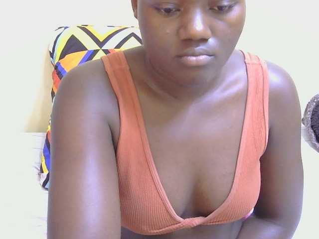 Riccara live cam on BongaCams